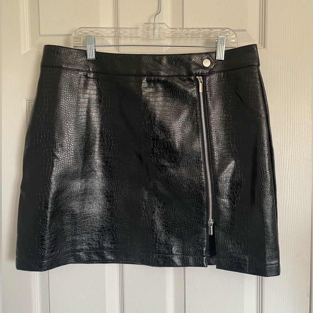 Topshop black crocodile animal print shiny black skirt with side zipper